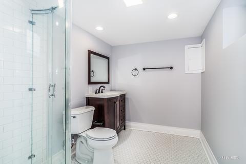 6040 N Artesian Ave, Chicago, IL 60659 photo 8
