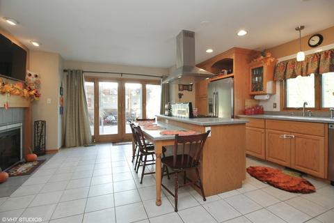 105 Crest View Ct, Minooka, IL 60447 photo 4