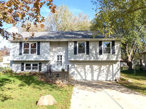 4910 Pyndale Dr, Mchenry, IL 60050 photo 2