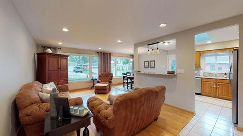 577 S Westgate Rd, Des Plaines, IL 60016 photo 3