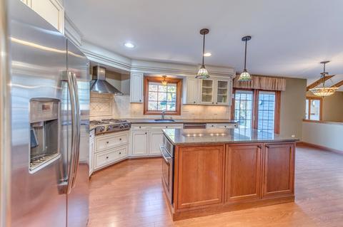 713 Cassin Rd, Naperville, IL 60565 photo 3