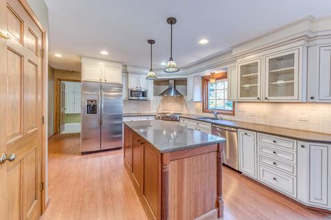 713 Cassin Rd, Naperville, IL 60565 photo 4