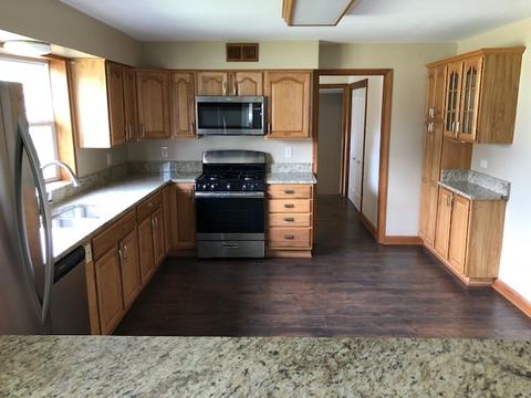 305 Edwards Ave, East Dundee, IL 60118 photo 2