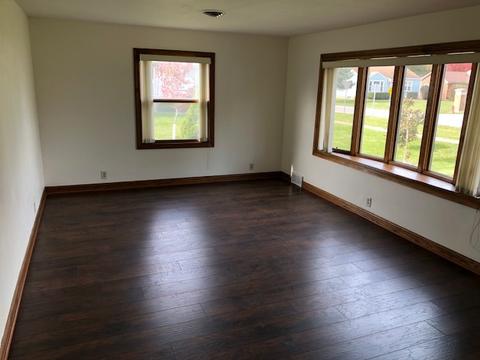 305 Edwards Ave, East Dundee, IL 60118 photo 4