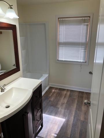 305 Edwards Ave, East Dundee, IL 60118 photo 7