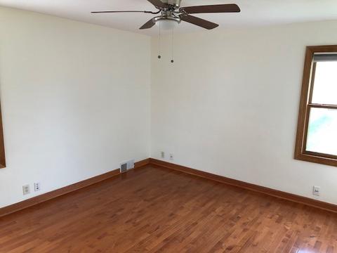 305 Edwards Ave, East Dundee, IL 60118 photo 9