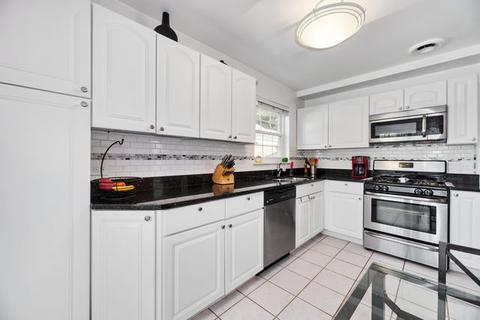 1674 Ash St, Des Plaines, IL 60018 photo 9