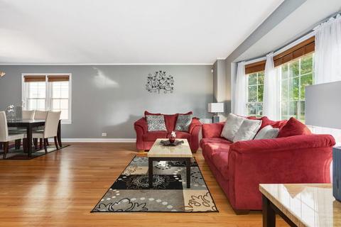1674 Ash St, Des Plaines, IL 60018 photo 4