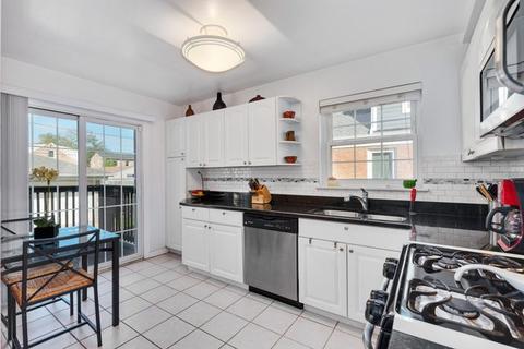 1674 Ash St, Des Plaines, IL 60018 photo 8