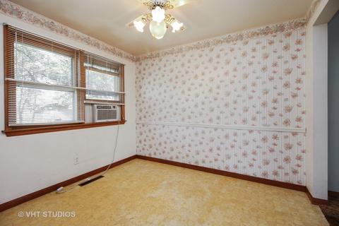60 N Bates Ave, Kankakee, IL 60901 photo 5