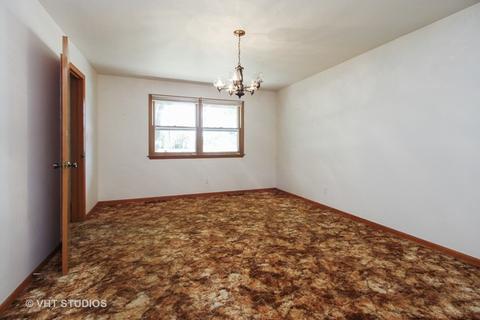 60 N Bates Ave, Kankakee, IL 60901 photo 3
