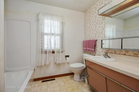 60 N Bates Ave, Kankakee, IL 60901 photo 7