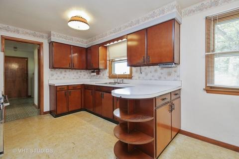 60 N Bates Ave, Kankakee, IL 60901 photo 4