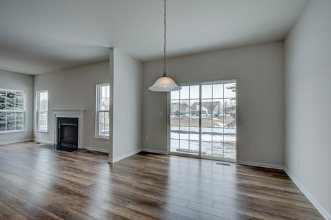339 E Becker Pl, Sycamore, IL 60178 photo 4