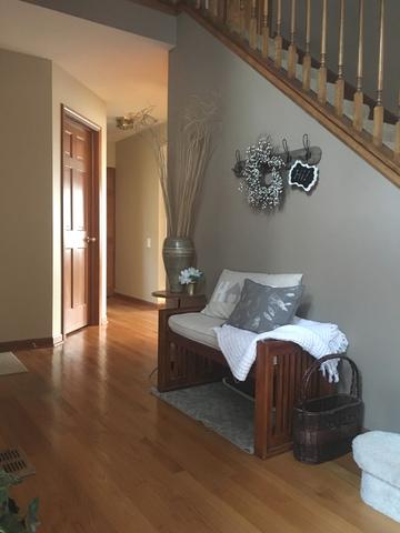 1499 Golf View Dr, Bartlett, IL 60103 photo 2