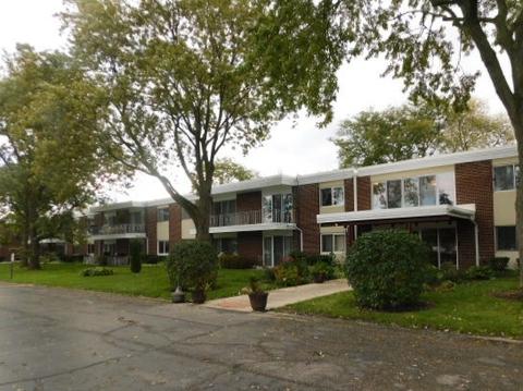 127 N Wolf Rd #52B, Wheeling, IL 60090 photo 1