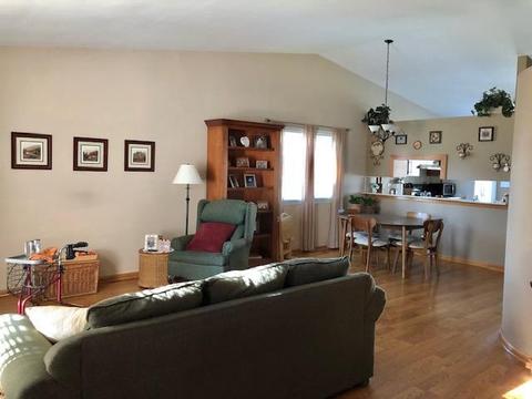 1370 Burns Dr, Elgin, IL 60120 photo 3