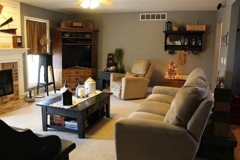 2008 Jonathan Dr, Monticello, IL 61856 photo 7