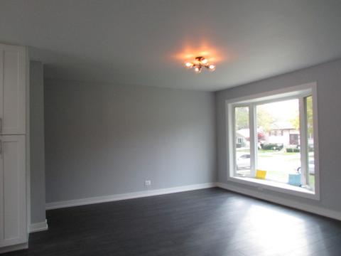650 Debra Dr, Des Plaines, IL 60016 photo 2
