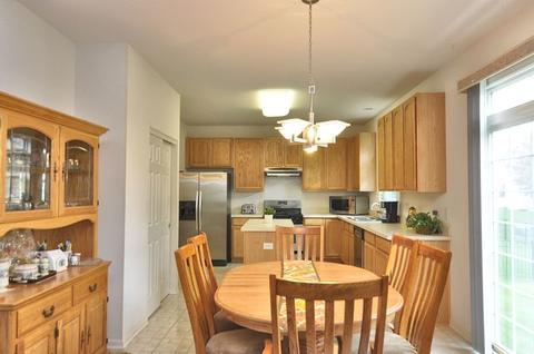 2029 Cabrillo Ln, Hoffman Estates, IL 60192 photo 8