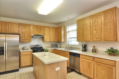2029 Cabrillo Ln, Hoffman Estates, IL 60192 photo 7