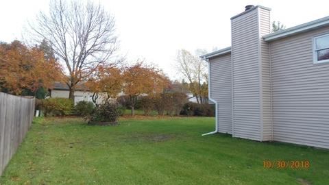 3300 W Bretons Dr, Mchenry, IL 60050 photo 5