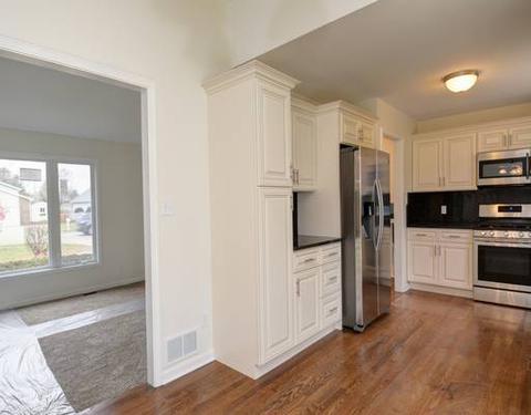 3300 W Bretons Dr, Mchenry, IL 60050 photo 11