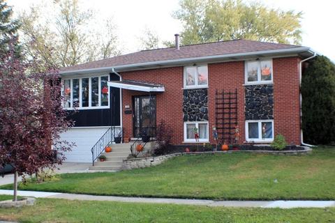15309 Maple Dr, Oak Forest, IL 60452 photo 1