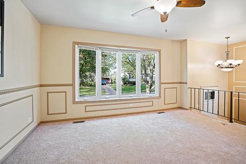 5724 Dover Rd, Oak Forest, IL 60452 photo 2