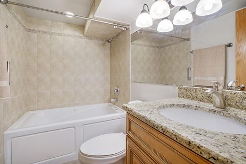 5724 Dover Rd, Oak Forest, IL 60452 photo 8