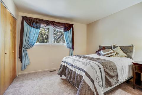 5724 Dover Rd, Oak Forest, IL 60452 photo 4