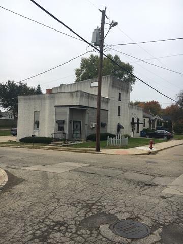 2402 2nd St, Peru, IL 61354 photo 1