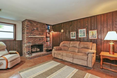 4070 N Firestone Dr, Hoffman Estates, IL 60192 photo 3