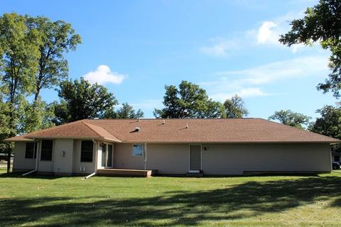 1705 Ridgewood Dr, Morrison, IL 61270 photo 2