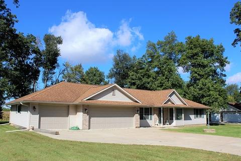 1705 Ridgewood Dr, Morrison, IL 61270 photo 1