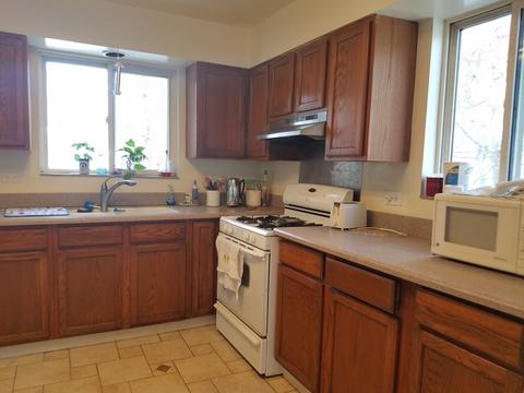 1035 Spruce St, Aurora, IL 60506 photo 2