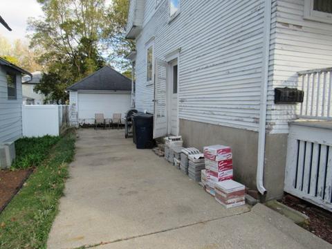 11 S Edison Ave, Elgin, IL 60123 photo 4