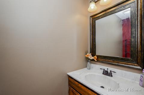 2065 Royal Blvd, Elgin, IL 60123 photo 8