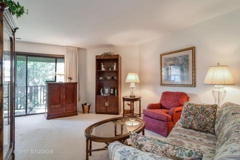 1704 Lakecliffe Dr #C, Wheaton, IL 60189 photo 2