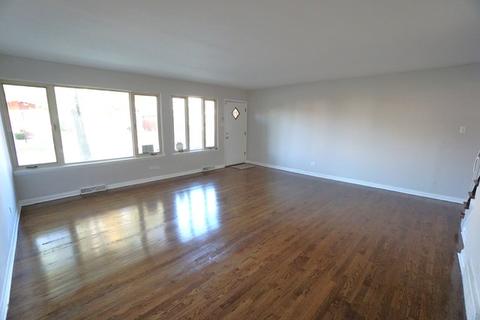 1729 E 74th St, Chicago, IL 60649 photo 3