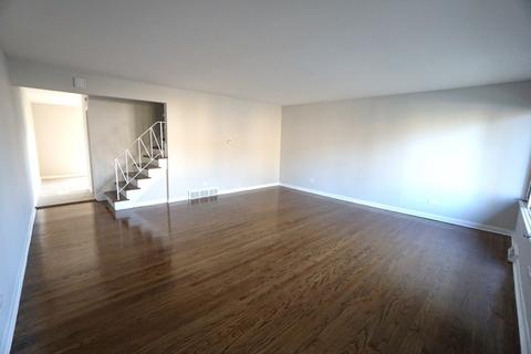 1729 E 74th St, Chicago, IL 60649 photo 4