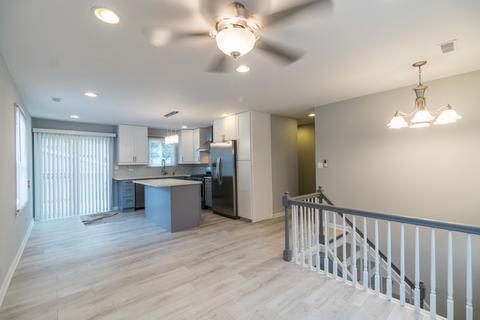 224 E Maxon Ln, Streamwood, IL 60107 photo 4