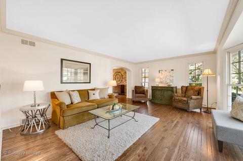 646 Gregford Rd, Burr Ridge, IL 60527 photo 5