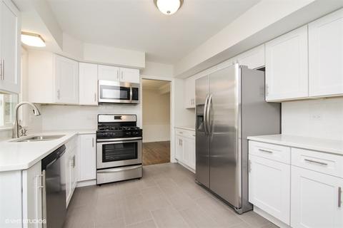227 Pine St, Deerfield, IL 60015 photo 3