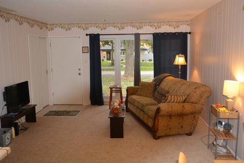 635 Olive St, Hoffman Estates, IL 60169 photo 5