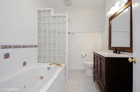 1007 Valley Ave, Mchenry, IL 60051 photo 8