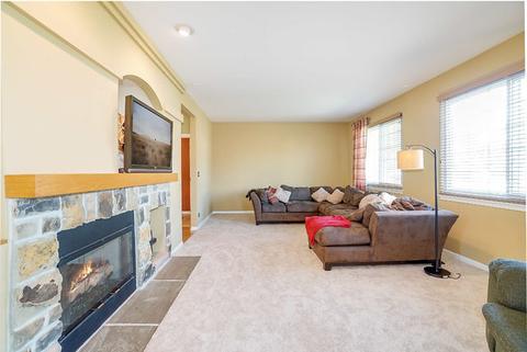2410 Baldwin Ct, Aurora, IL 60503 photo 7