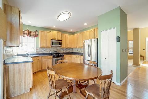 2410 Baldwin Ct, Aurora, IL 60503 photo 9