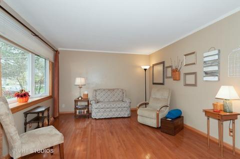 313 Oakcrest Rd, Cary, IL 60013 photo 2