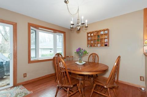 313 Oakcrest Rd, Cary, IL 60013 photo 5